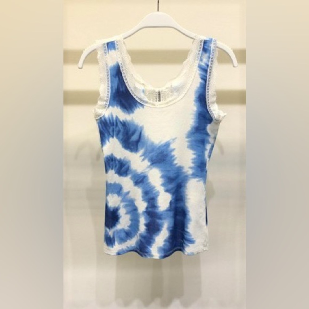 (717146-ROY) RING TIE DYE BACK LACE TRIM CONTRAST RIB TANK TOP